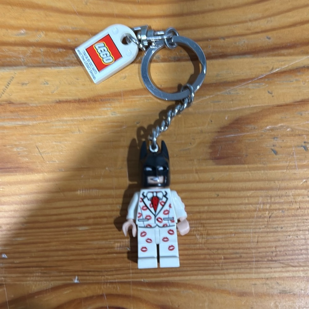 LEGO Kiss Kiss Tuxedo Batman keychain
